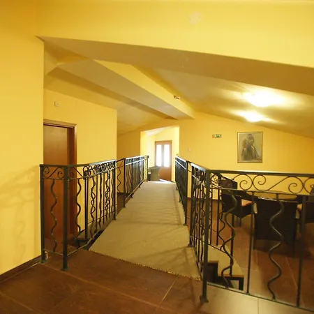 вароша Хотел