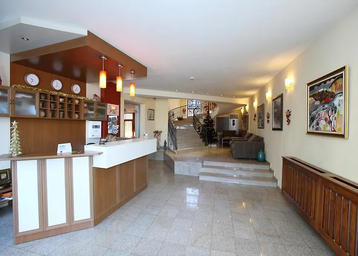 Хотел вароша 2*