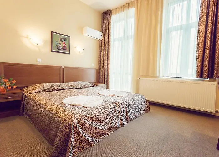 Хотел вароша 2*